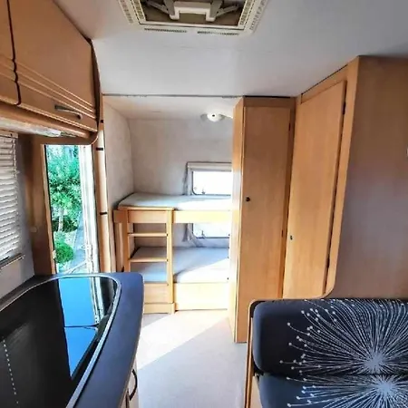 Kemping Mobilny Utulny Karavan S Moznostou Cestovania V Ramci Slovenska *