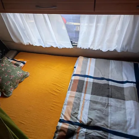 Camping Mobilny Utulny Karavan S Moznostou Cestovania V Ramci Slovenska *